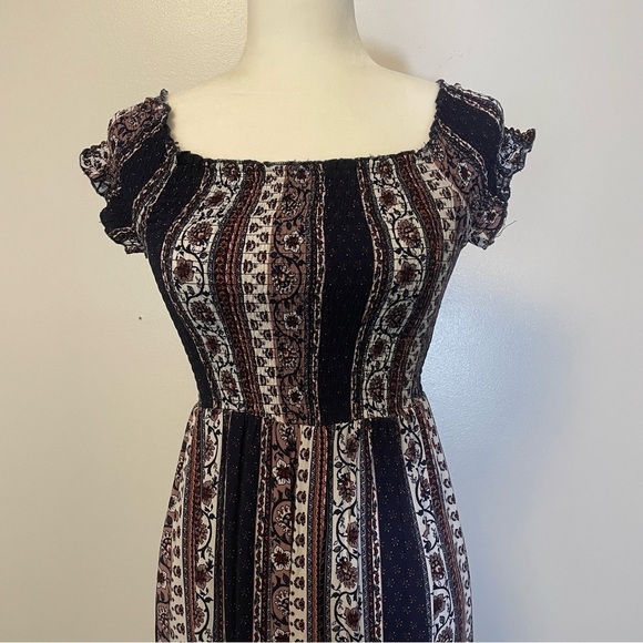 Streetwear Society Crepe Smoked Bodice Maxi Dress - Picture 9 of 11